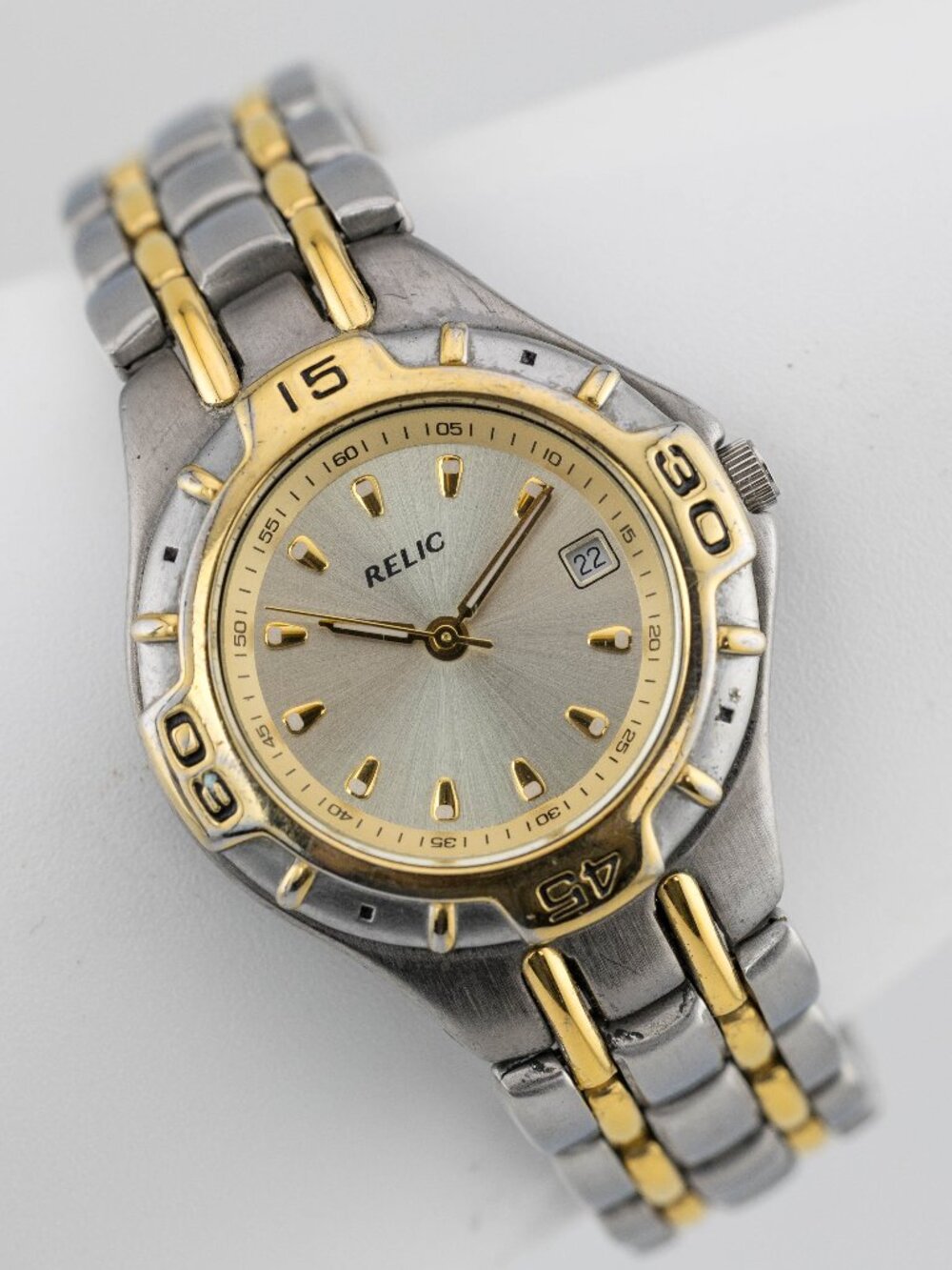 Relic PR6118 Day-Date Quartz Analog Women's Watch New Battery